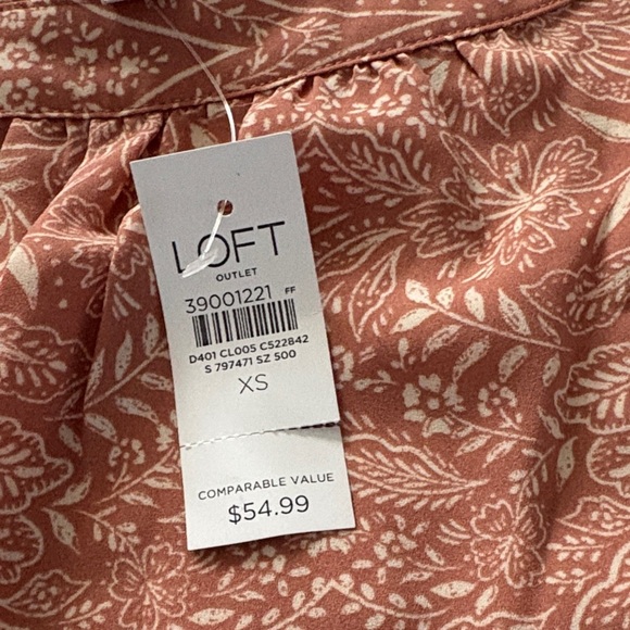 LOFT Blush Rose Patterned Blouse - Picture 2 of 8